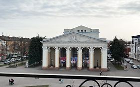 Апартаменти VIP з видом на Театр - Мережа HELEN